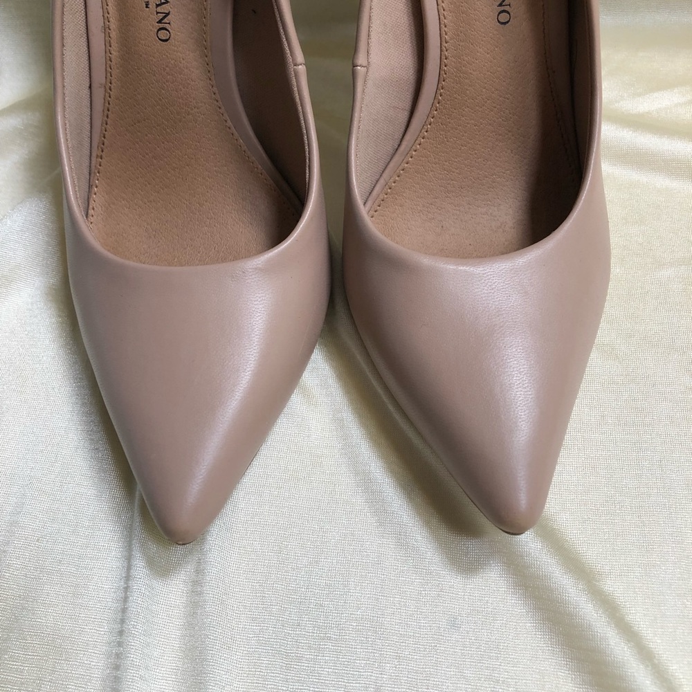 Beige pumps